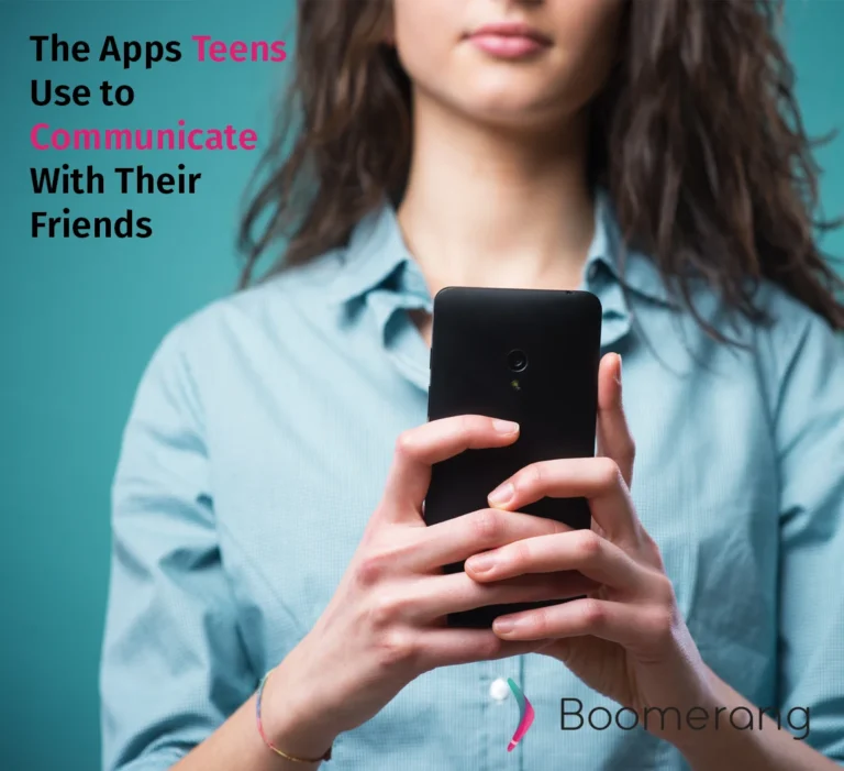 Apps Teen Using Communicate Friends